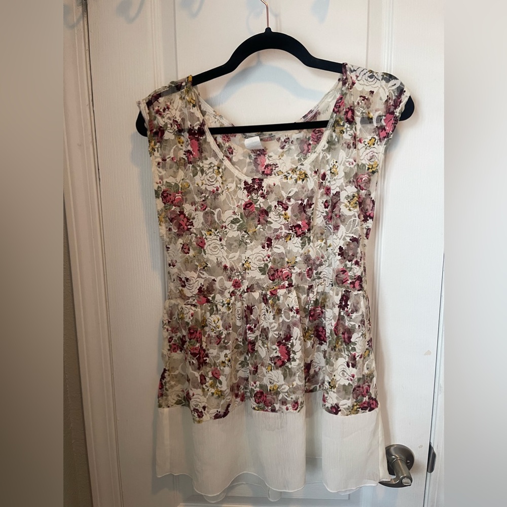 Lace Floral Top Size m